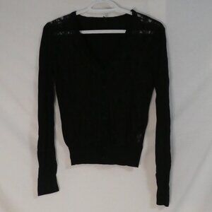 BENETTON | small | Black Lace Lightweight Button Closure V-Neck Cardigan